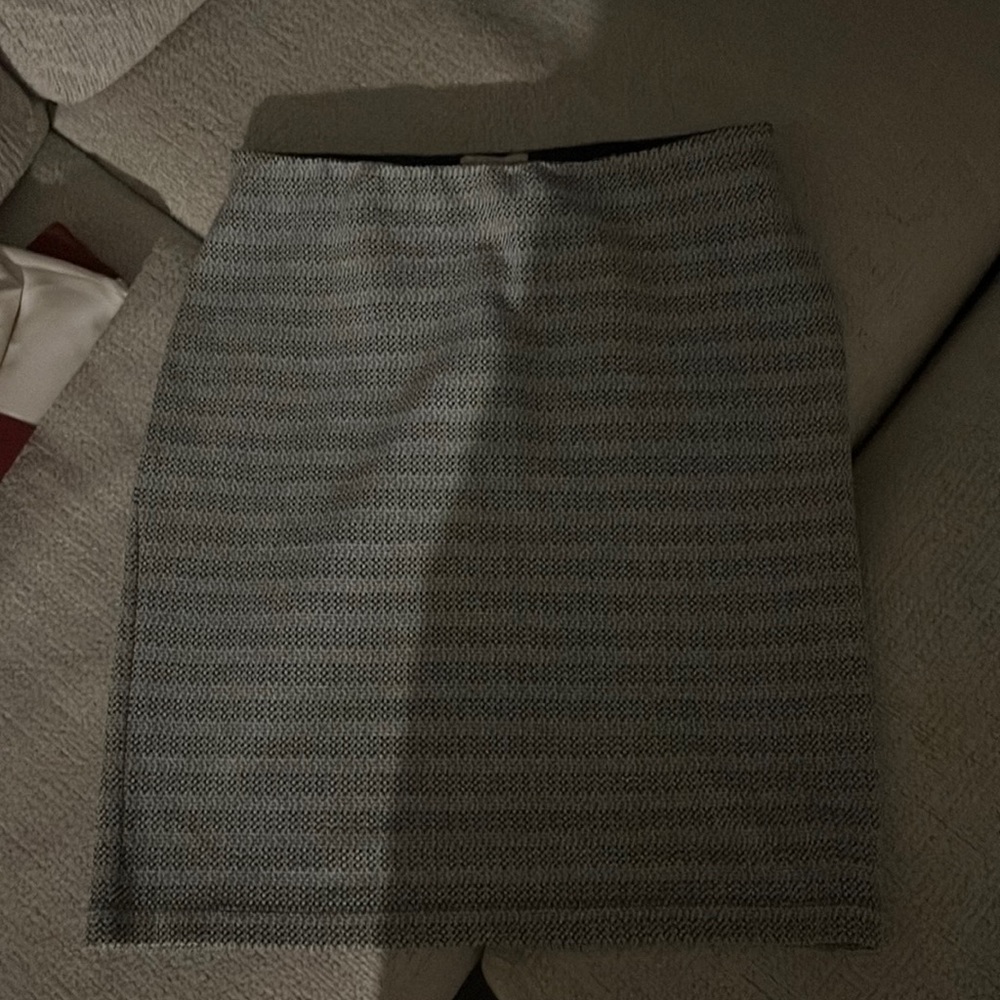 Loft skirt size medium